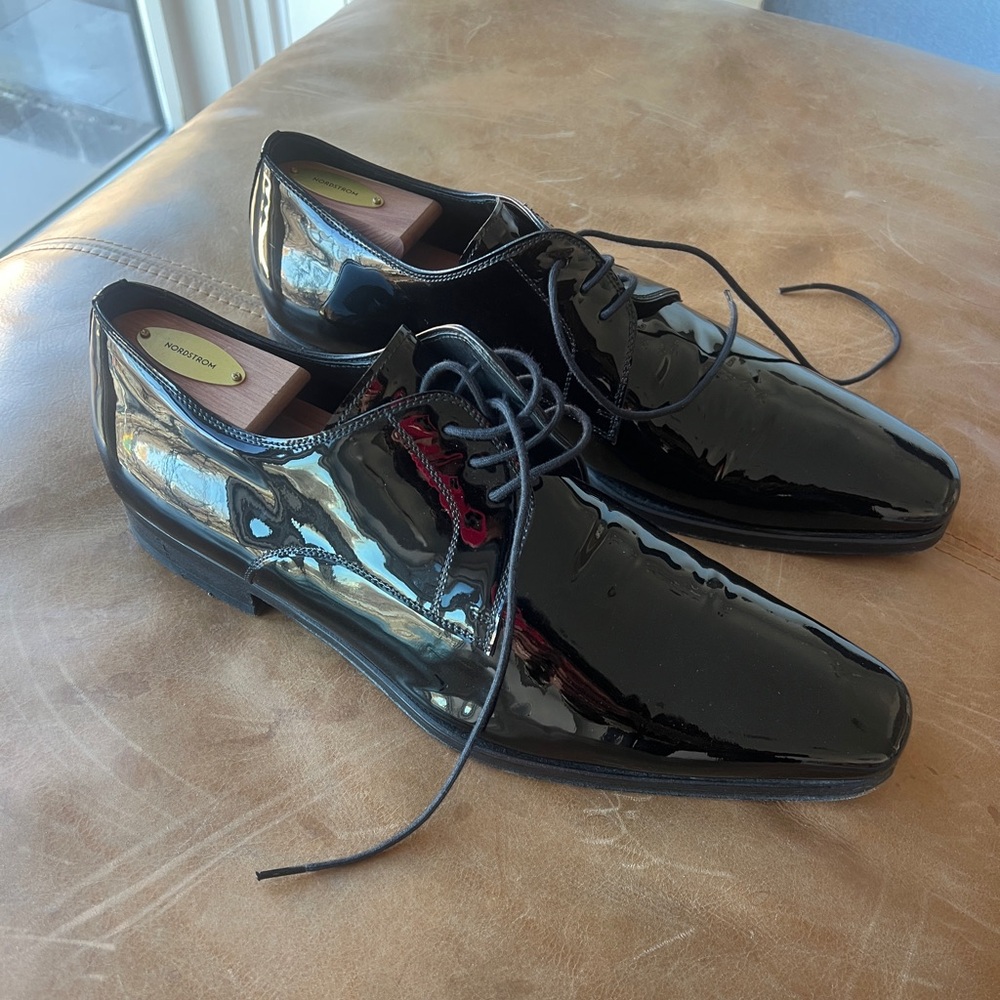 Men’s black patent derby shoes lace-up oxfords